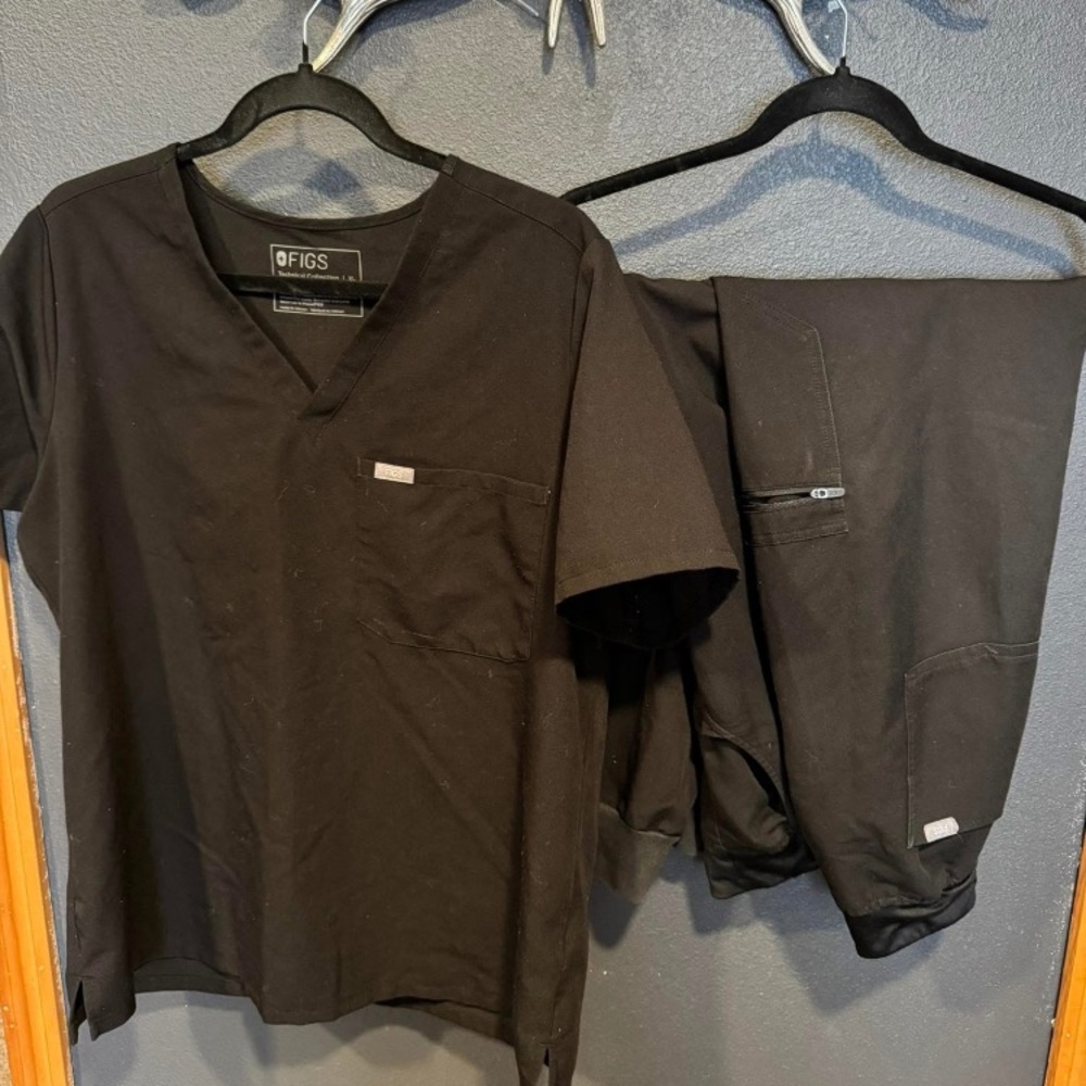 Figs Black Scrub Set